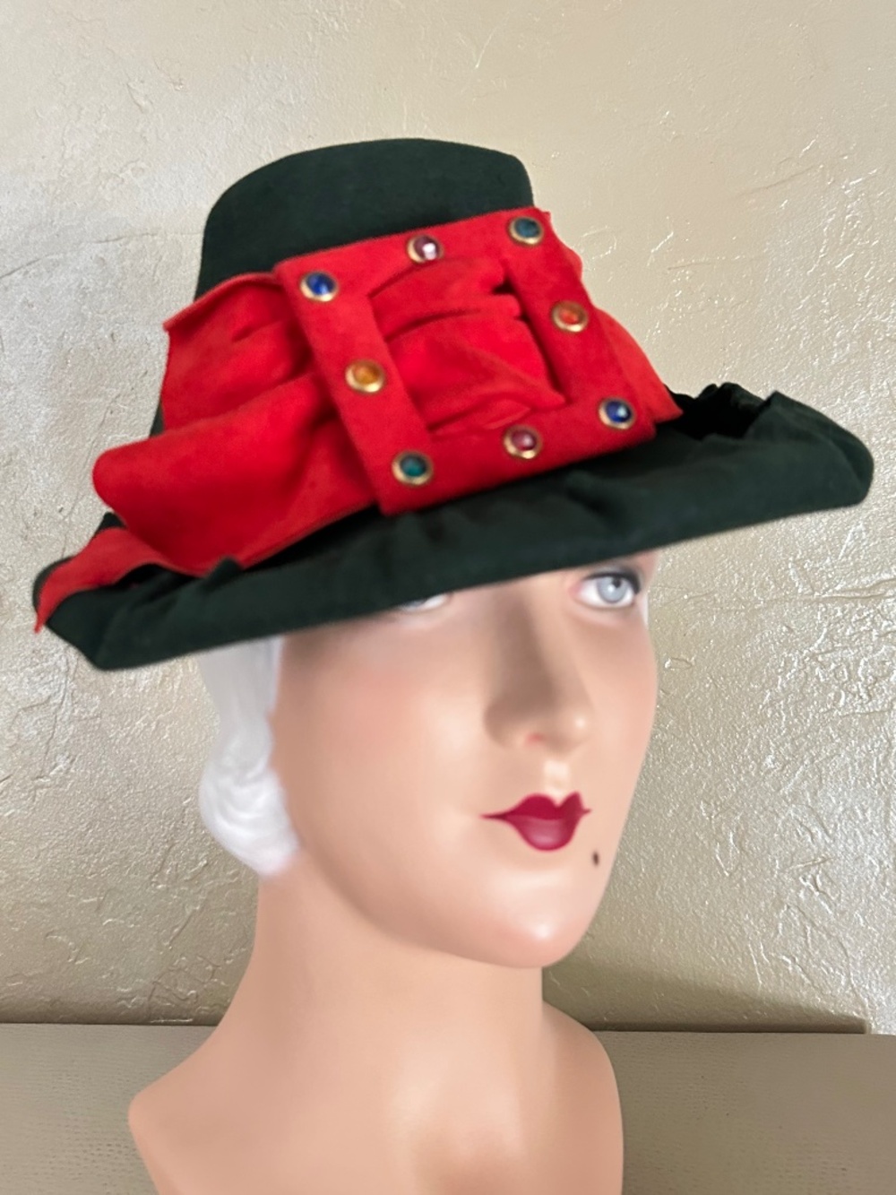 GLAMOROUS GREEN FELT FEDORA, GATHERED BRIM + RED SUEDE BAND,BUCKLE & JEWEL STUDS